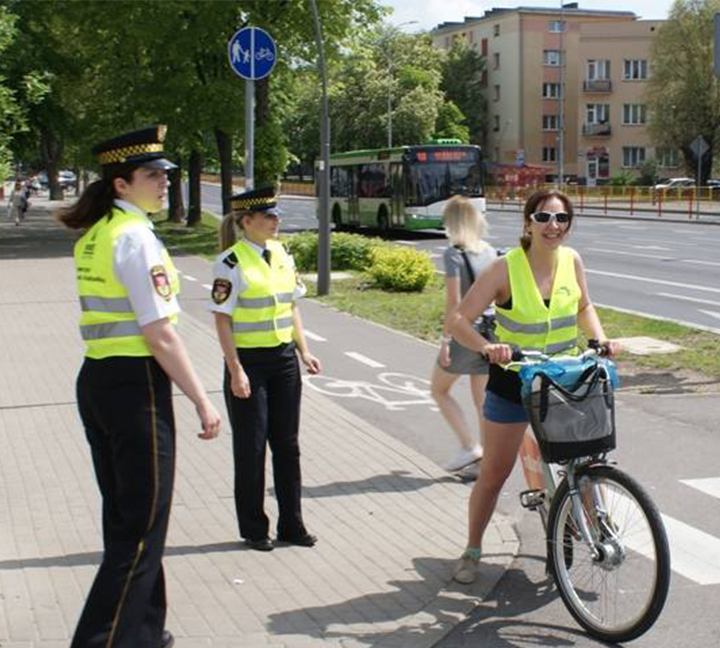 Reflective riding suit - guarantee rider safe